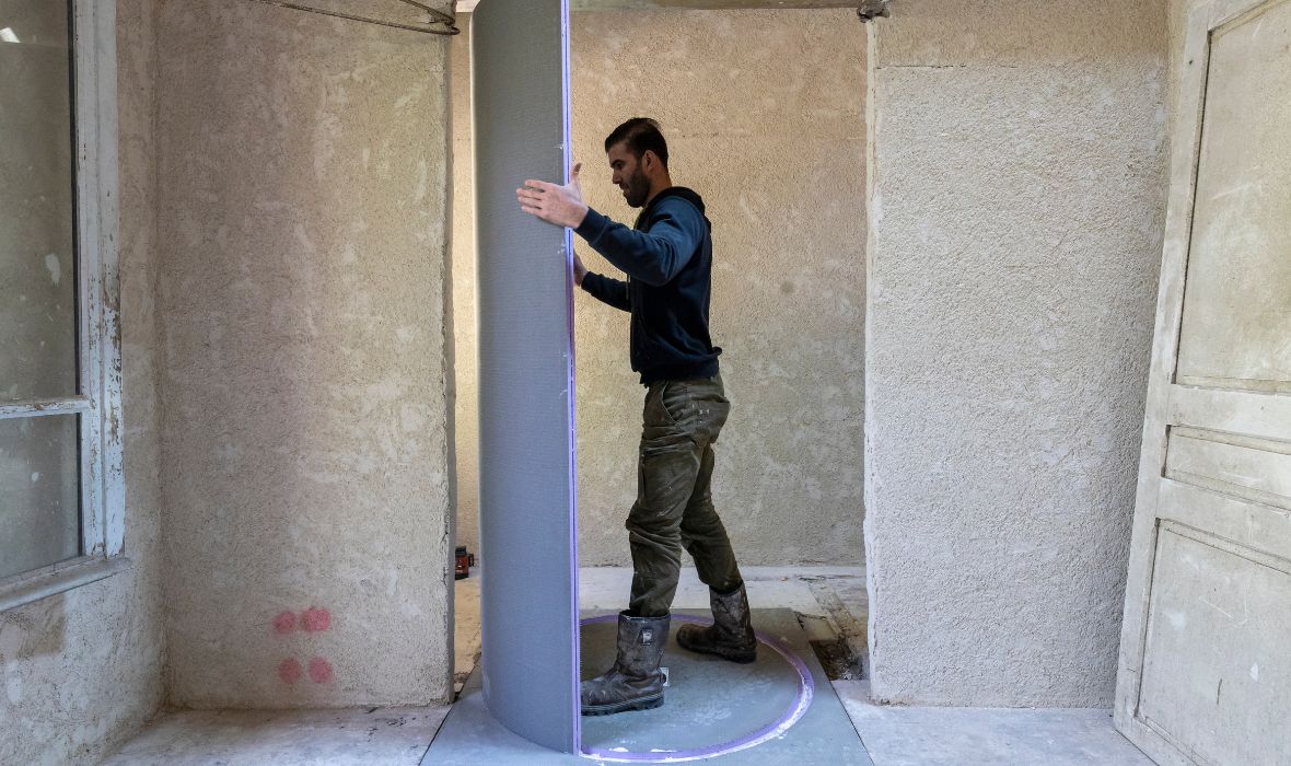 Slim opgelost: badkamer met douche, wastafel en toilet op slechts  4,35 m2